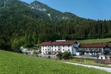 Aktivhotel & Gasthof Schmelz Ihr Urlaubs Hotel In Inzell Mit Wellness Hallenbad, Alpensauna & Dampfb