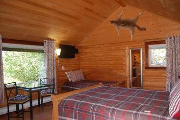 Отель Domaine Le Bostonnais   Le Village En Bois Rond