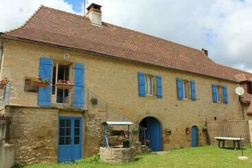 בית מלון כפרי Gîte Familial Avec Cheminée, Ping Pong, Près De La Grotte De Tourtoirac Et Du Château De Hautefort