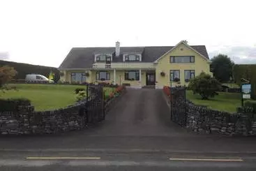 Bed and Breakfast Seawater View Accomadation   Accommodation Only