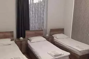 تختخواب و صبحانه Aga