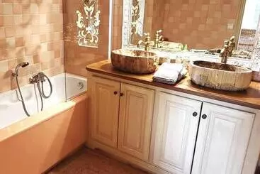 Aamiaismajoitus (B&B) L'effrontée