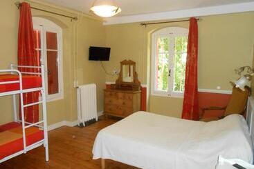 Hotel La Garenne De Morestel