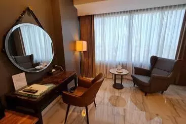 Otel Chaisaeng Palace