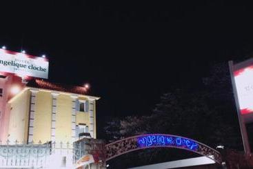 アンジェリーククロッシュ 男塾ホテルグループ