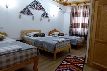 ペンション Nazira Boutique Hotel & Terrace