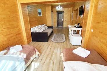 בית מלון כפרי Diamond Resort White