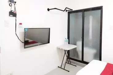 Hotel Reddoorz At San Antonio Binan Laguna
