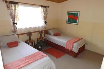 פנסיון Ithabiseng Guest Farm