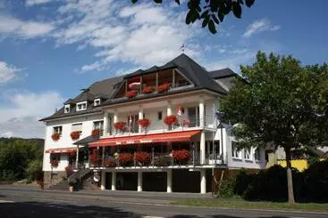 ペンション Metzgerei Moselgasthof Andries