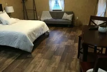Auberge Kickapoo Shores Waterfront Cottages