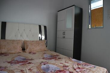 Hotel Oyo Life 2670 Aline Kost