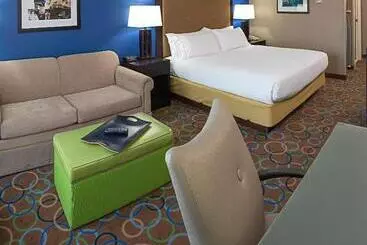 Holiday Inn Express Hotel & Suites Manchester   Airport, An Ihg