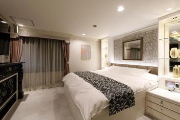 ホテルバースデーきよす店 Hotel Birthday Kiyosu