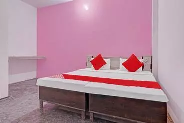 Hotelli Oyo 79466 Vats Tower