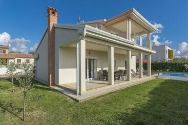 بيت ريفى Villa With Private Pool & Garden Near Porec & Water Park