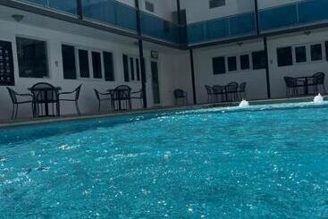 هتل Douglas Highway Inn