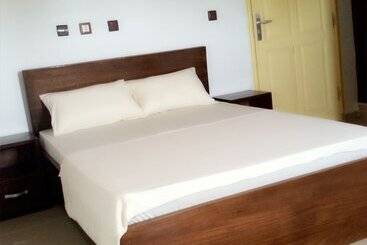 호텔 Hôtel Naell Assinie