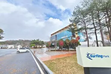 Lomakeskus Geochang Surfing Park