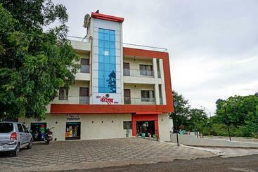 Hotel Collection O 82198  Karishma Palace