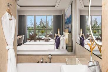 Hotel Vivanta Goa, Miramar