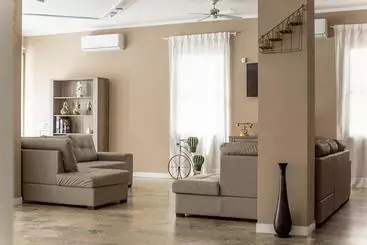  C Hotels International 