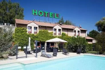 ホテル Logis Des Trois Massifs