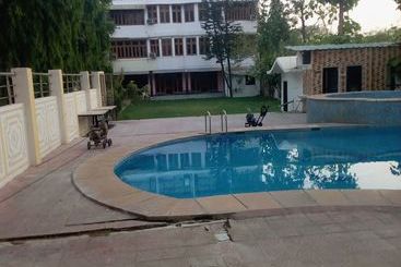 Pushkar Villas Resort