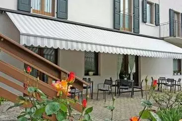 Nocleg ze śniadaniem Garnì Delle Rose