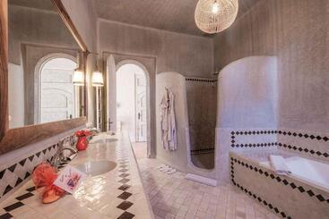 مبيت وإفطار Le Jardin Des Douars