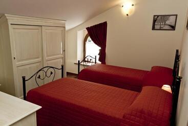 Пансион B&b Montechiaro