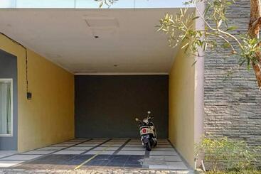 בית מלון כפרי Rama Shinta Homestay Redpartner