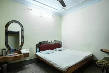 Otel Khajanchi