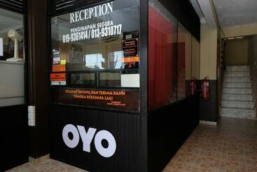 Hotel Oyo 44005 Senangin Resort & Cafe