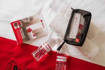 Hotell Reddoorz Plus @ Cibogo Puncak 3