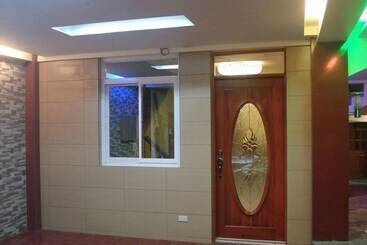 酒店 Southpoolside Tourist Inn