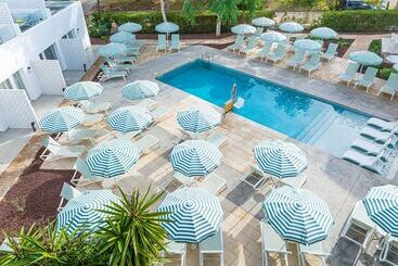 Cabot Las Velas Apartments