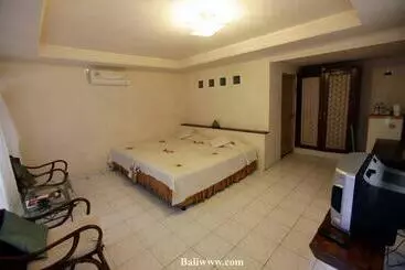 Bungalow Alit Beach Resort And Villas