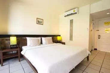 هتل Khaolak Tony Lodge