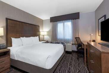 בית מלון כפרי La Quinta By Wyndham Fairbanks Airport