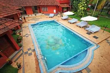 Deshadan Cliff & Beach Resort,varkala