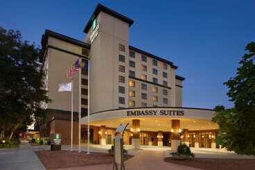 فندق Embassy Suites Lincoln