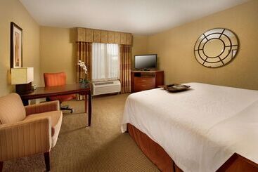 هتل Hampton Inn & Suites San Antonioairport