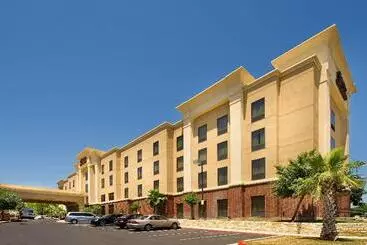 Отель Hampton Inn & Suites San Antonioairport