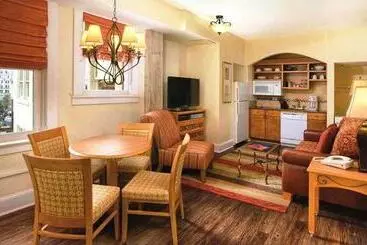 Hotel Club Wyndham Riverside Suites