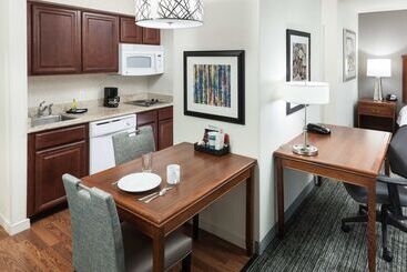 فندق Homewood Suites By Hilton El Paso Airport
