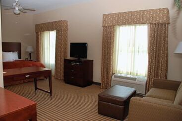 هتل Homewood Suites By Hilton Maconnorth