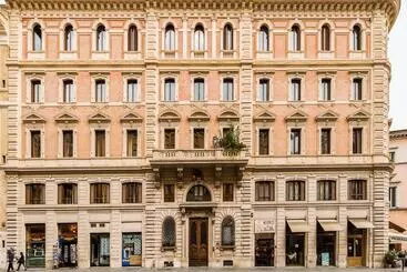 مسافرخانه Affreschi Su Roma Luxury B&b