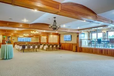 ホテル Golden Arrow Lakeside Resort