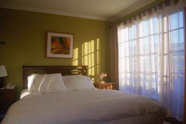 Отель Manoir Atkinson